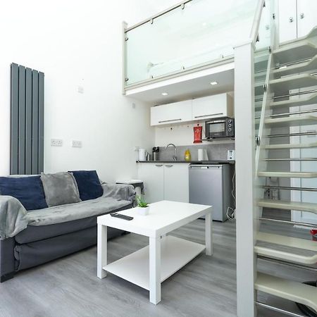 Modern & Stylish Studio In Reading Centre Διαμέρισμα Εξωτερικό φωτογραφία